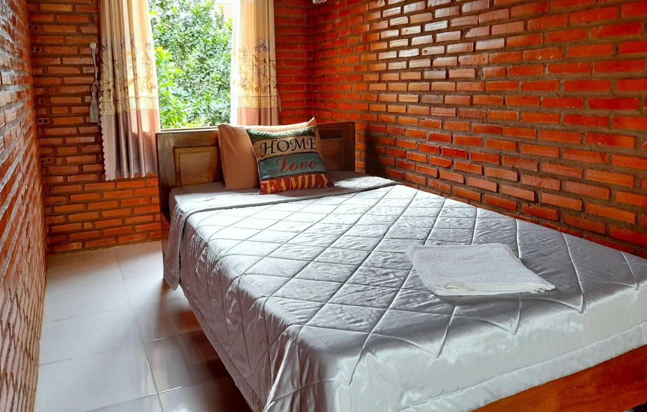Cat Tien Backpackers Hostel エクステリア 写真