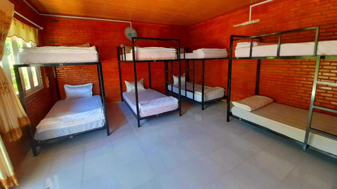 Cat Tien Backpackers Hostel エクステリア 写真