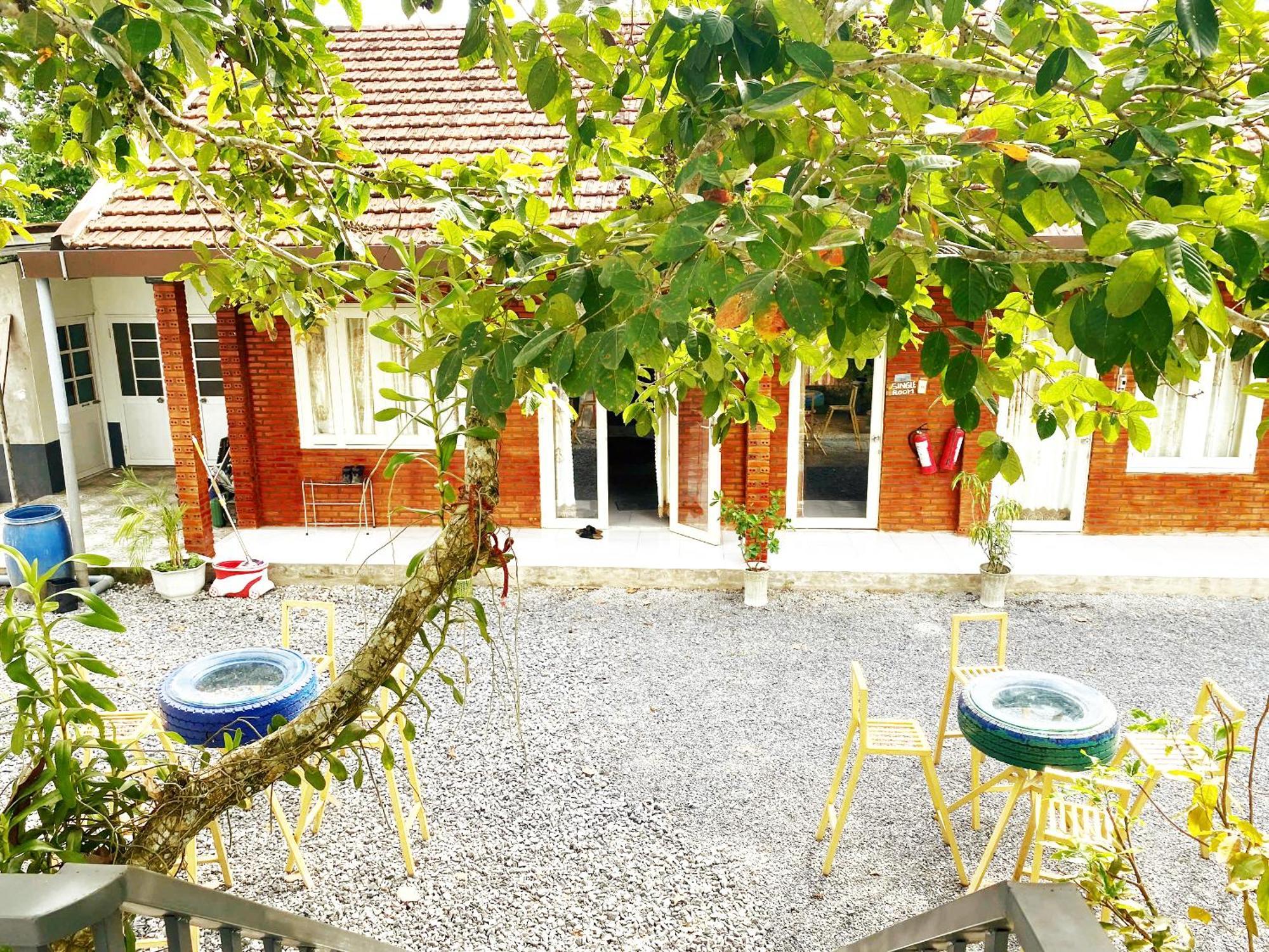 Cat Tien Backpackers Hostel エクステリア 写真
