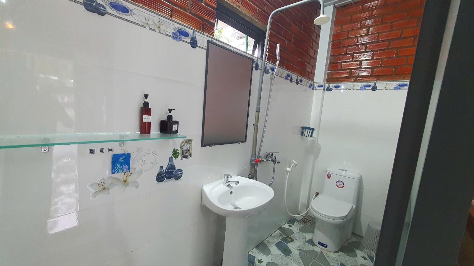 Cat Tien Backpackers Hostel エクステリア 写真