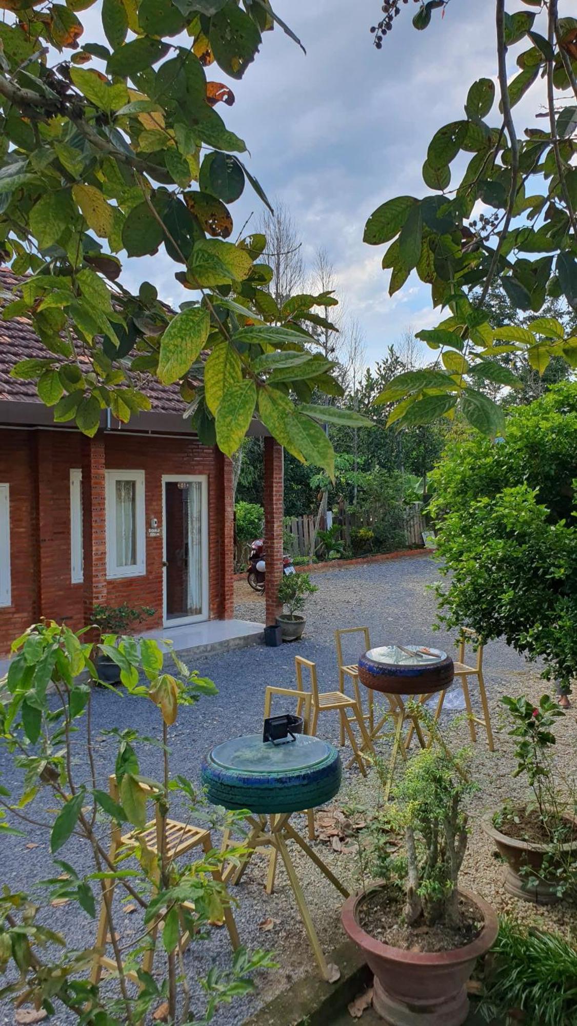 Cat Tien Backpackers Hostel エクステリア 写真